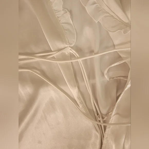 ✨ Luxury White Ivory Robe Size S - Picture 4 of 8